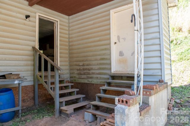 2687 Indian Grave Road, Lenoir, NC 28645