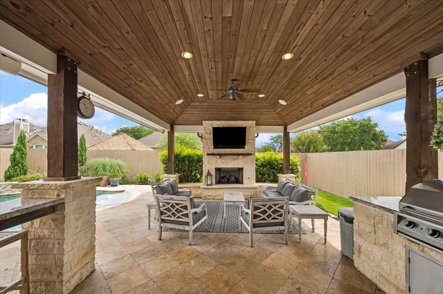 6102 Timbermoss Court, League City, TX 77573