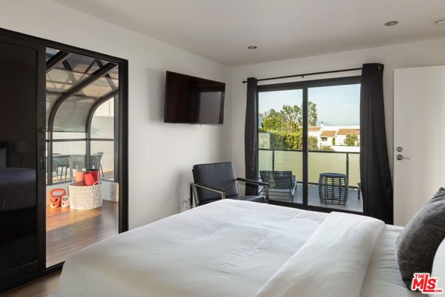 1815 N Crescent Heights Boulevard, West Hollywood, CA 90069
