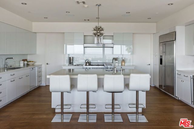 1815 N Crescent Heights Boulevard, West Hollywood, CA 90069