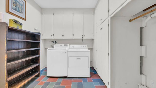 435 Lee Street, Iowa City, IA 52246