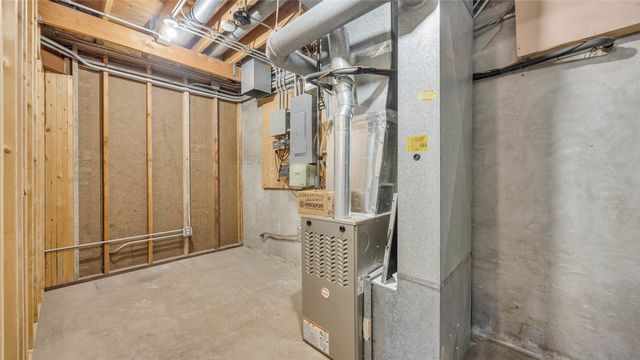 435 Lee Street, Iowa City, IA 52246