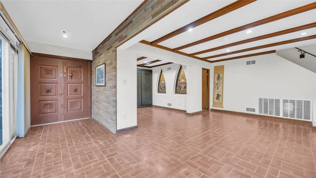 435 Lee Street, Iowa City, IA 52246