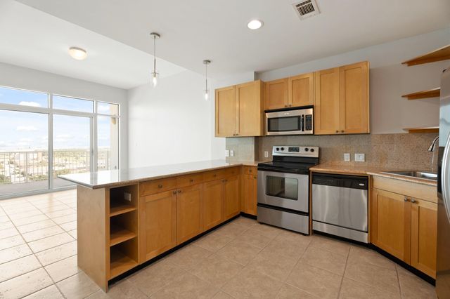 500 Seawall Boulevard 1104, Galveston, TX 77550