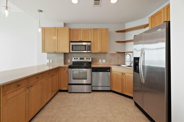 500 Seawall Boulevard 1104, Galveston, TX 77550