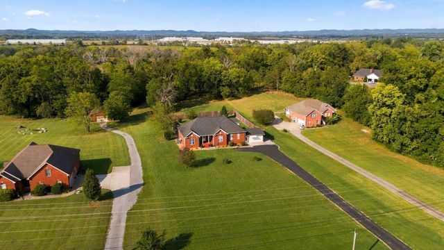 1847 Hartsville Pike, Gallatin, TN 37066