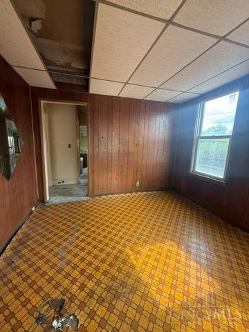 1626 Brewster Avenue, Cincinnati, OH 45207