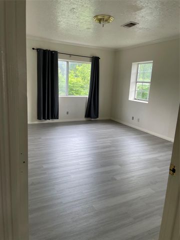 8528 Beechnut St Street, Houston, TX 77036