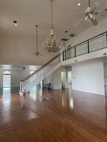 8528 Beechnut St Street, Houston, TX 77036