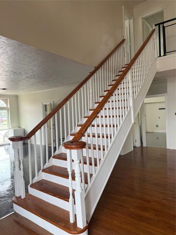 8528 Beechnut St Street, Houston, TX 77036