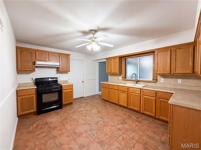 1607 N 17th Street, Belleville, IL 62226