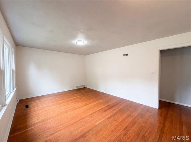 1607 N 17th Street, Belleville, IL 62226