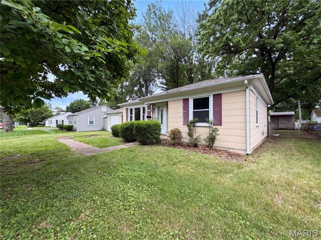 1607 N 17th Street, Belleville, IL 62226