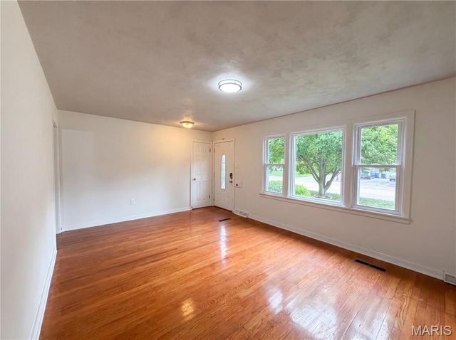 1607 N 17th Street, Belleville, IL 62226