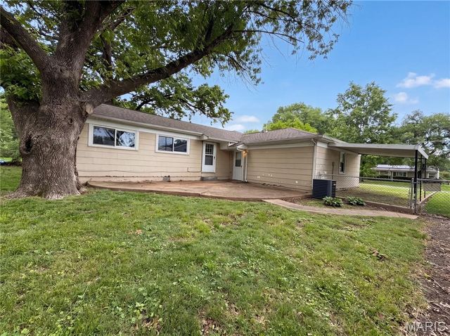 1607 N 17th Street, Belleville, IL 62226