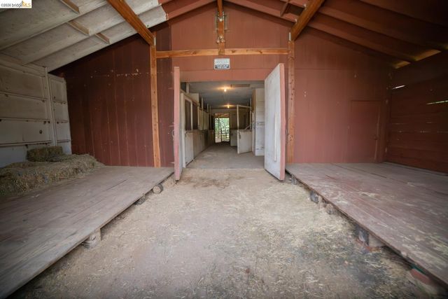 10420 N Airport, Columbia, CA 95310