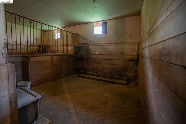 10420 N Airport, Columbia, CA 95310