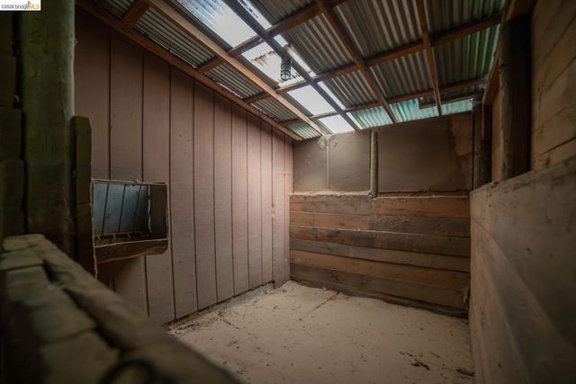 10420 N Airport, Columbia, CA 95310