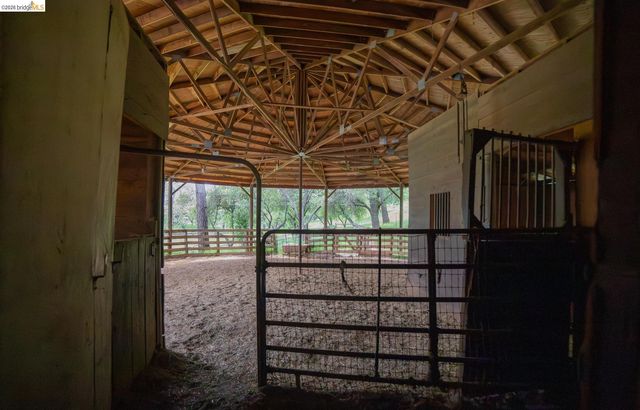 10420 N Airport, Columbia, CA 95310