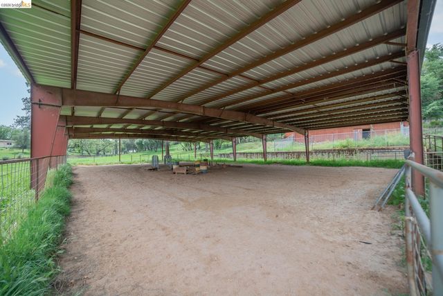 10420 N Airport, Columbia, CA 95310