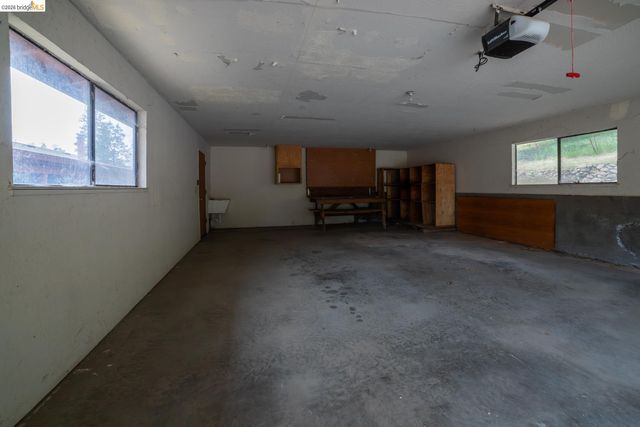 10420 N Airport, Columbia, CA 95310