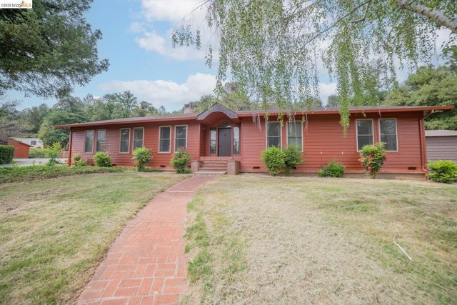 10420 N Airport, Columbia, CA 95310