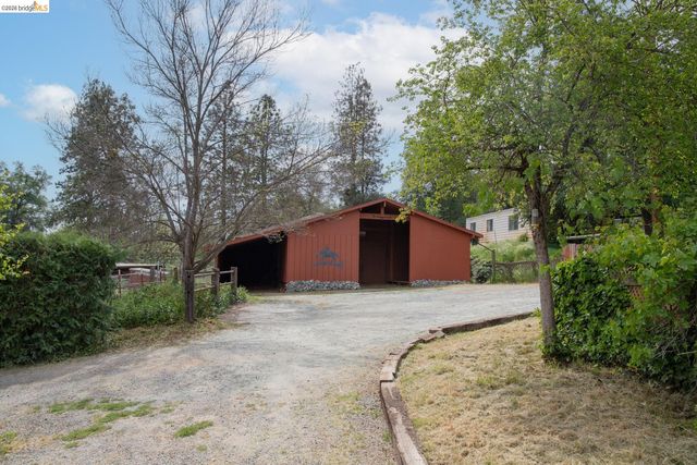 10420 N Airport, Columbia, CA 95310