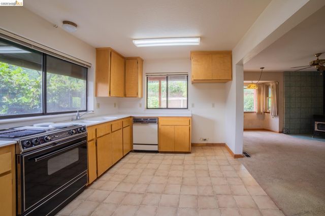 10420 N Airport, Columbia, CA 95310