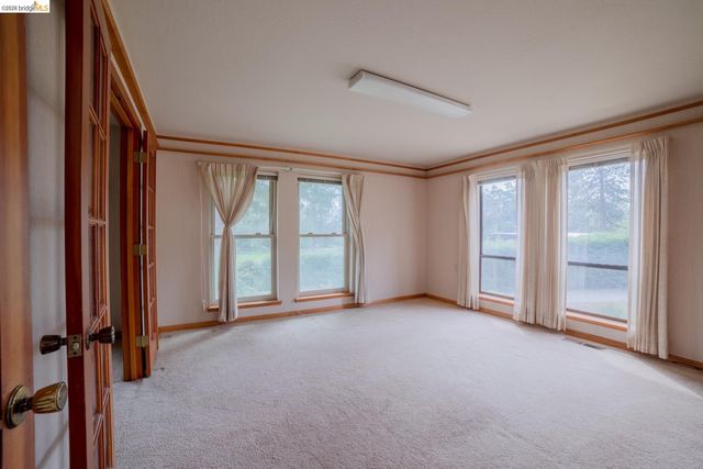 10420 N Airport, Columbia, CA 95310