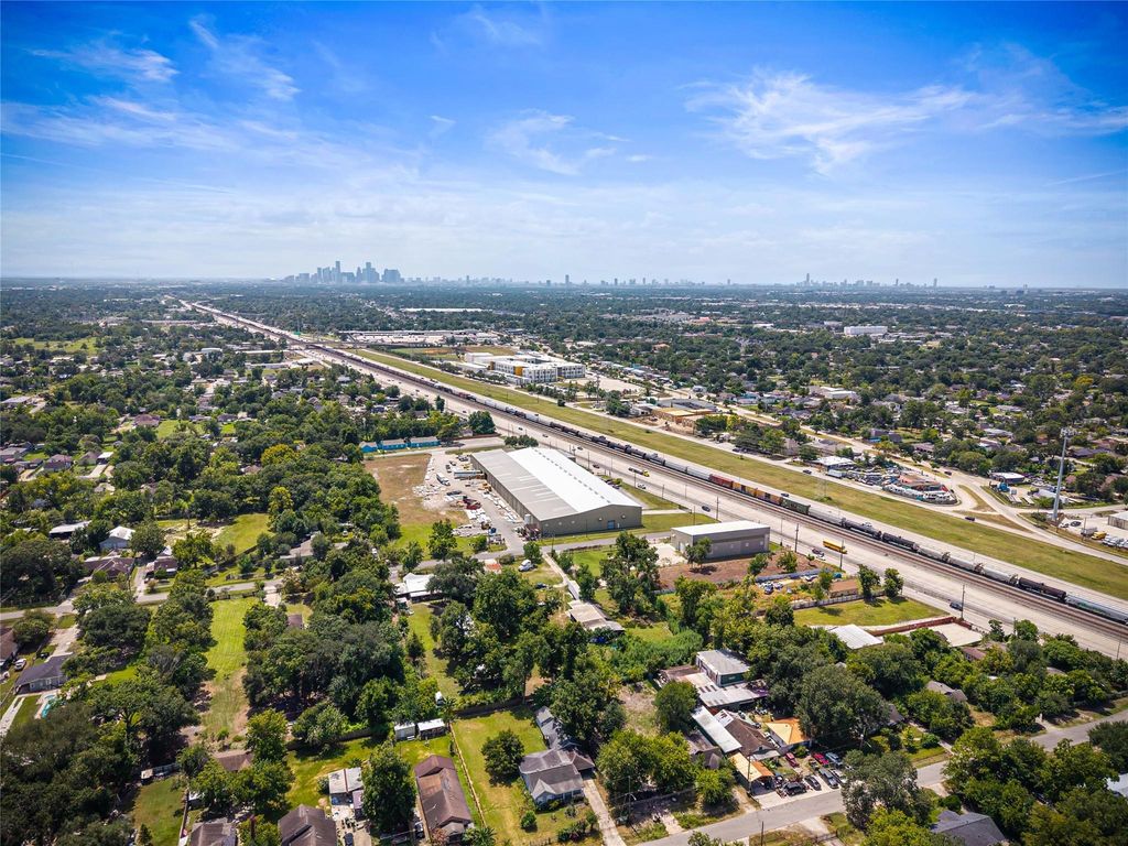 9910 E Hardy Road, Houston, TX 77093
