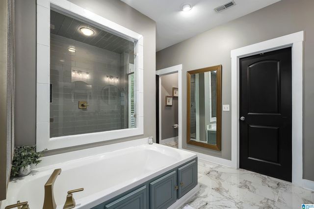 5882 LONGVIEW LANE, Trussville, AL 35173