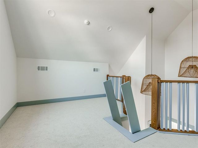 36 Hill Street, Carlton Landing, OK 74432