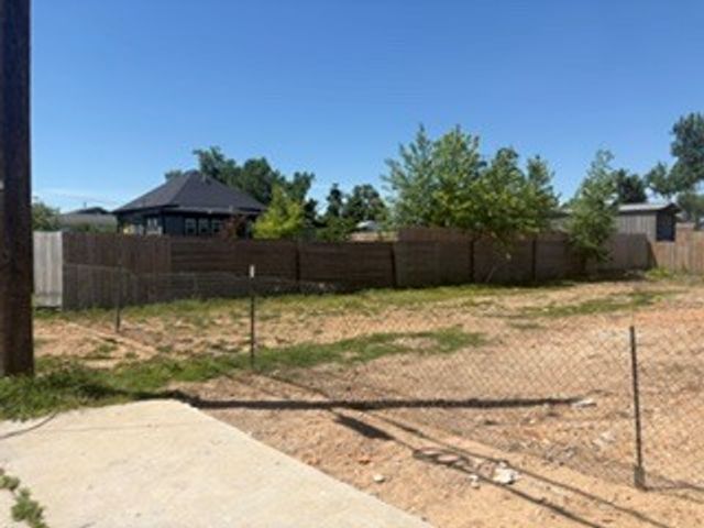 206 N 10th Street, Rogers, AR 72756