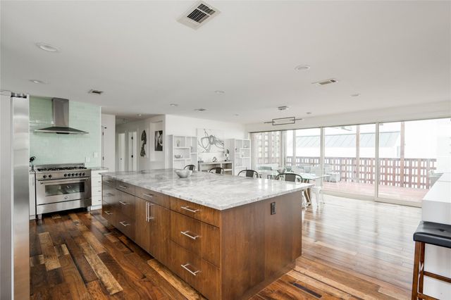 2801 Cedarview DR A, Austin, TX 78704