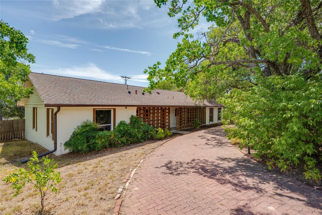 2801 Cedarview DR A, Austin, TX 78704