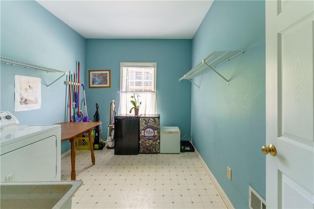 1571 Halisport Lake Drive NW, Kennesaw, GA 30152