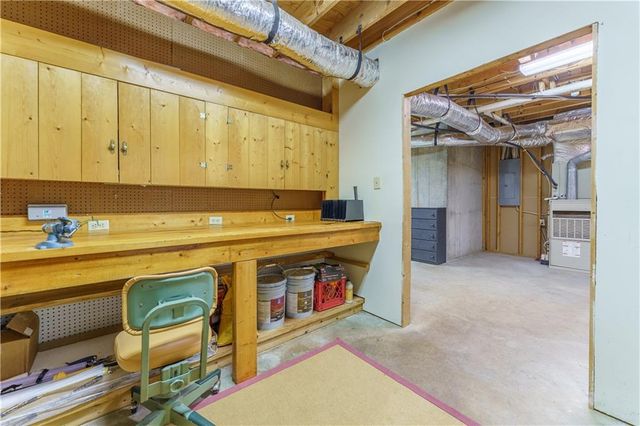1571 Halisport Lake Drive NW, Kennesaw, GA 30152