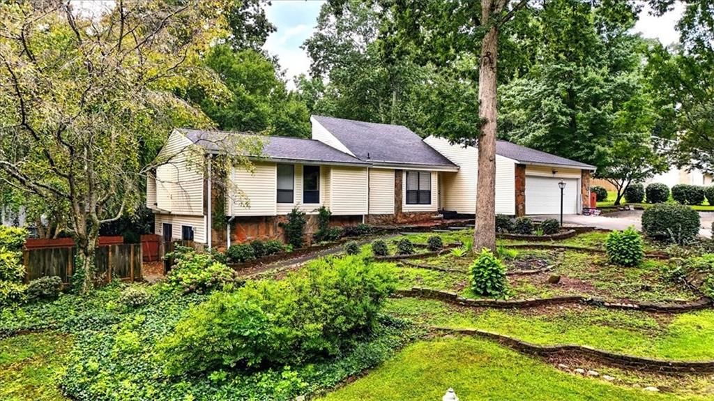 9760 Greenside Way, Douglasville, GA 30135