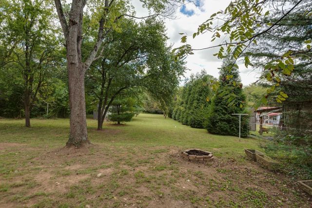 1320 McAlpine Ave, Nashville, TN 37216