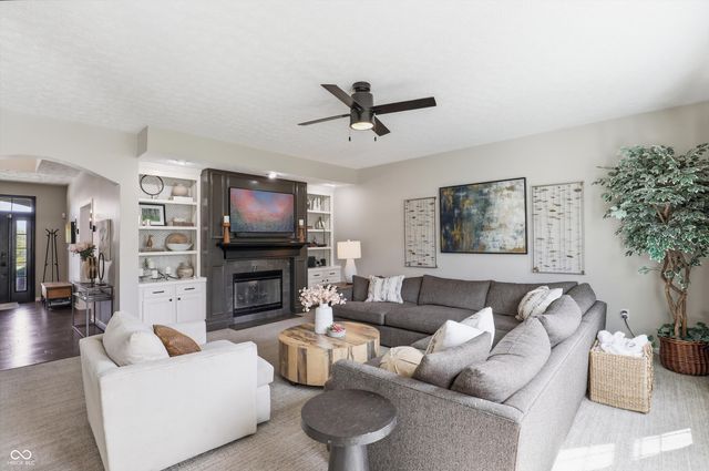 15520 Alameda Place, Westfield, IN 46074