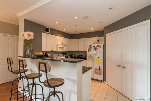300 Mamaroneck Avenue 334, White Plains, NY 10605