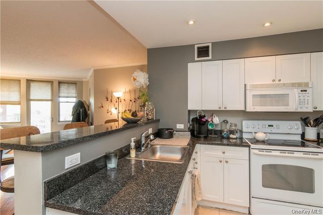 300 Mamaroneck Avenue 334, White Plains, NY 10605