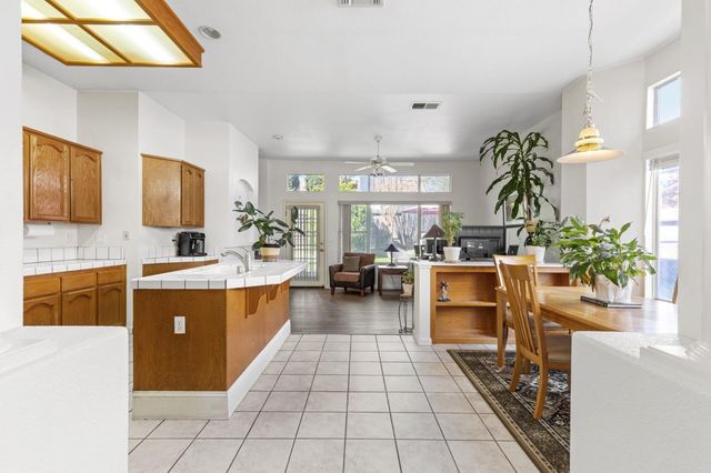 5316 Heritage Ct, Rocklin, CA 95765