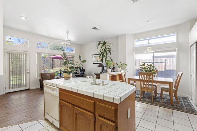 5316 Heritage Ct, Rocklin, CA 95765