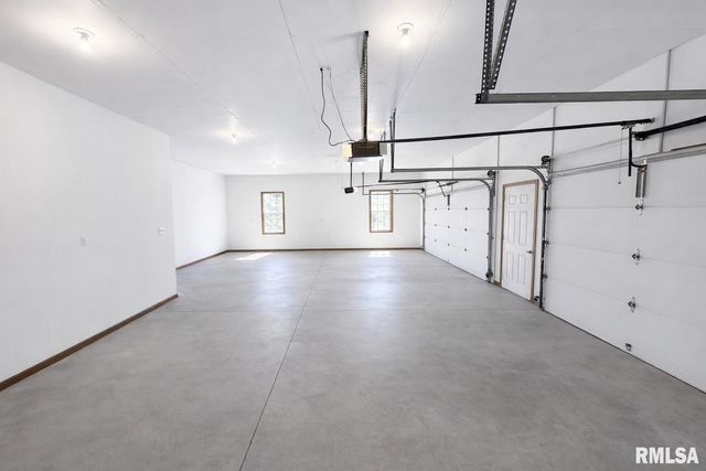 1100 HILLCREST Drive, Washington, IL 61571