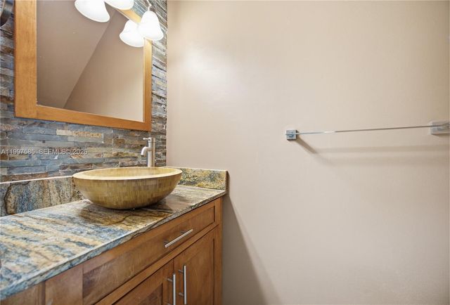690 SE 23rd Ave 4, Pompano Beach, FL 33062