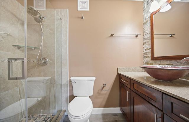 690 SE 23rd Ave 4, Pompano Beach, FL 33062