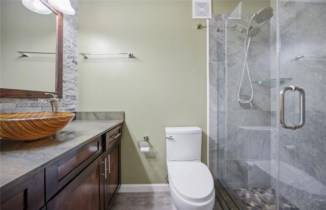 690 SE 23rd Ave 4, Pompano Beach, FL 33062
