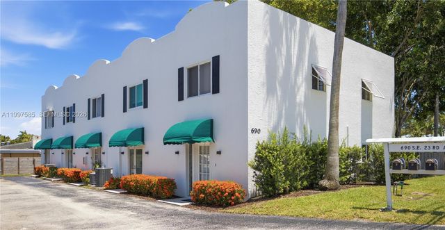 690 SE 23rd Ave 4, Pompano Beach, FL 33062