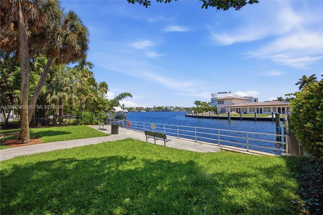 690 SE 23rd Ave 4, Pompano Beach, FL 33062